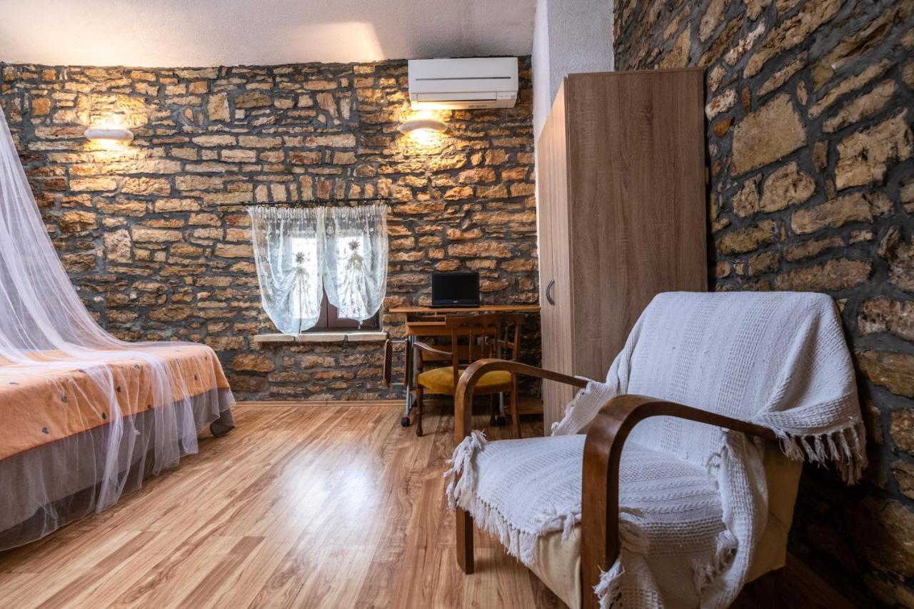 Larca Apartment